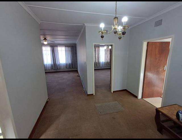 1 BEDROOM APARTMENT FOR SALE IN VANDERBIJLPARK CW 3